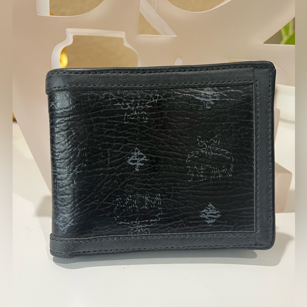 MCM BLACK VISETOS MEN’S WALLET